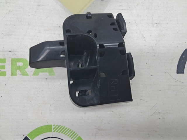 Правый кронштейн крепления бампера заднего 852295SK0A NISSAN