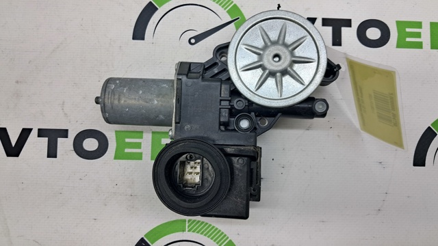 Мотор стеклоподъемника двери передней, правой 8571078011 TOYOTA