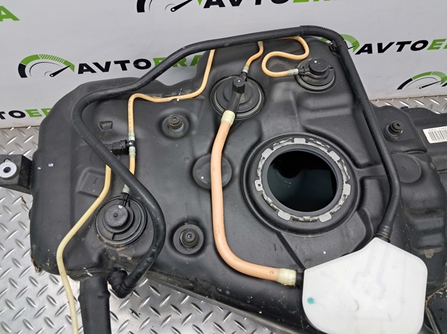 8R0201060AP VAG Бензобак купить в Ирпень