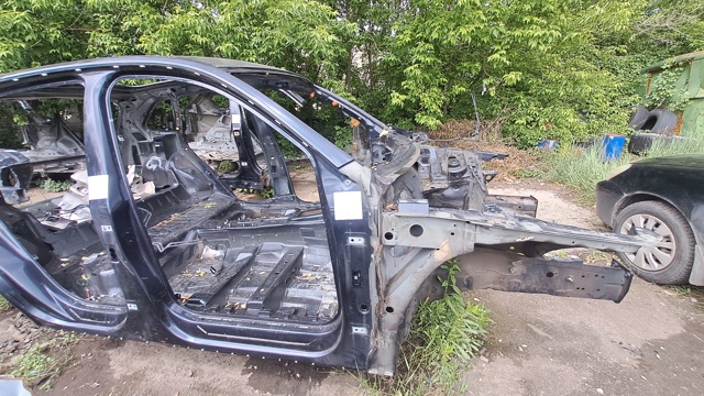Лонжерон передний правый 8R0802038A VAG