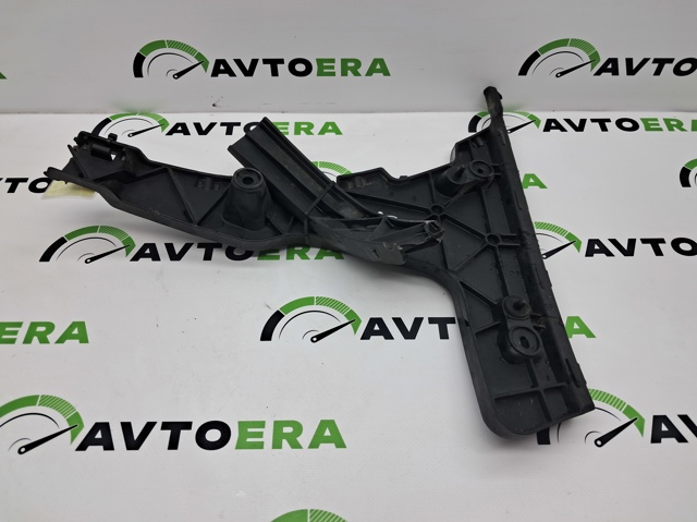 VAG 8R0807454B Направляющая заднего бампера правая в наличии Полтава