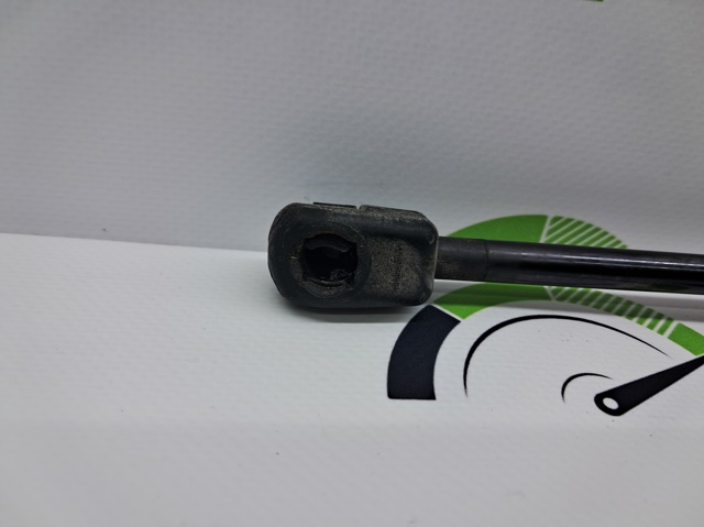 Газовый упор багажника 8R0827552A VAG