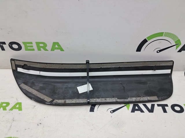 Накладка дверного порога внутренняя, задняя левая 8R0853375A01C VAG