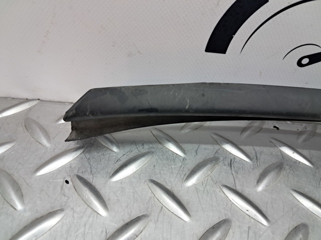 8R0854328A01C VAG Молдинг лобового стекла правый купить в Хмельницкий