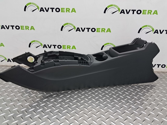 Центральная консоль торпеды 8R1863241B6PS VAG