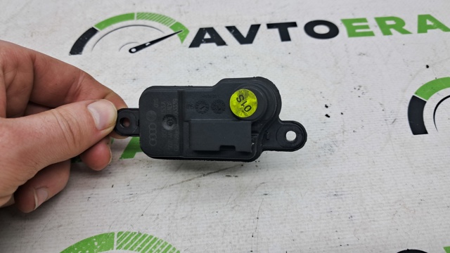 VAG 8S0862153A Мотор-привод открытия лючка бака в наличии Тернополь