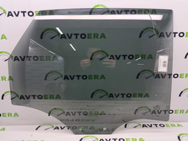 Стекло заднее правое 8U0845206C VAG