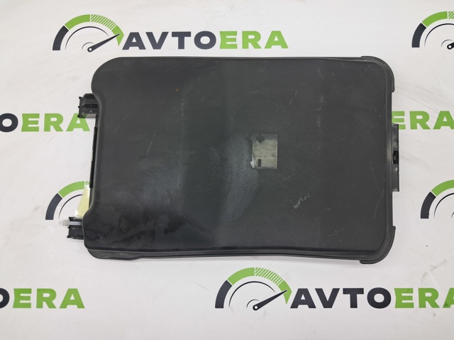 8U0915443 VAG Крышка аккумулятора (АКБ) купить в Павлоград