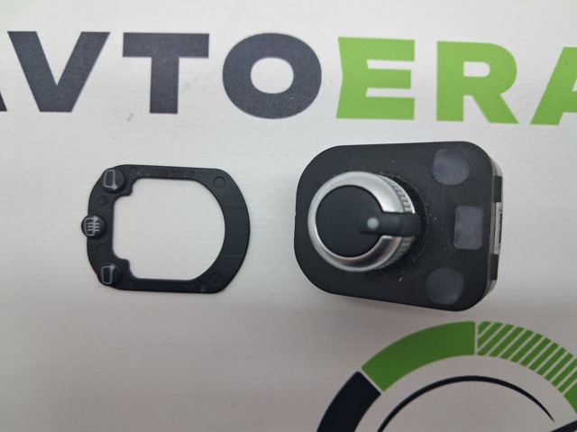 Регулятор зеркал 8U0959565C5PR VAG