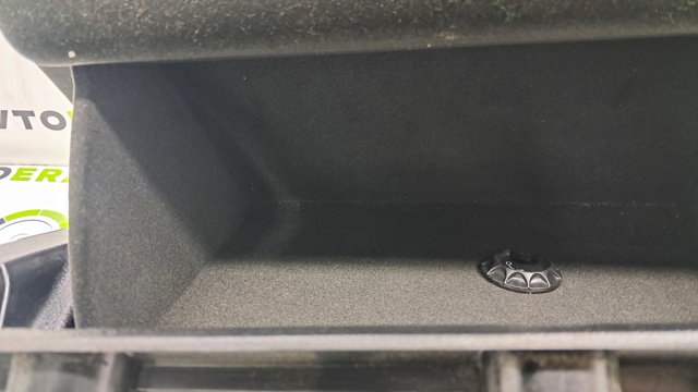 VAG 8U1857035N6PS Ящик перчаточный (бардачок) в наличии Ровно