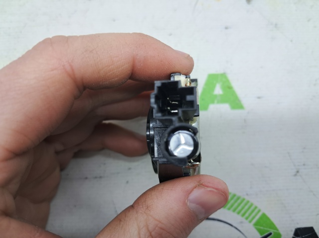 8V0035398A VAG купить в Чернигов