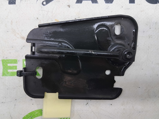 8V0823185C VAG купить в Сумы