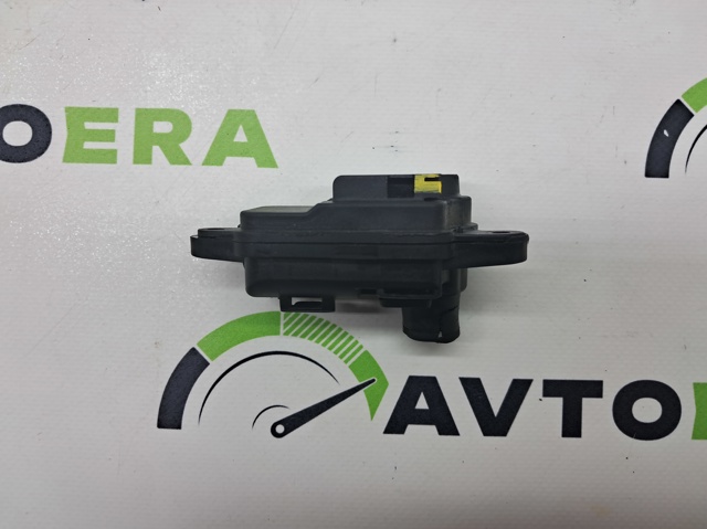 8V0862159 VAG Мотор-привод открытия лючка бака купить в Украина