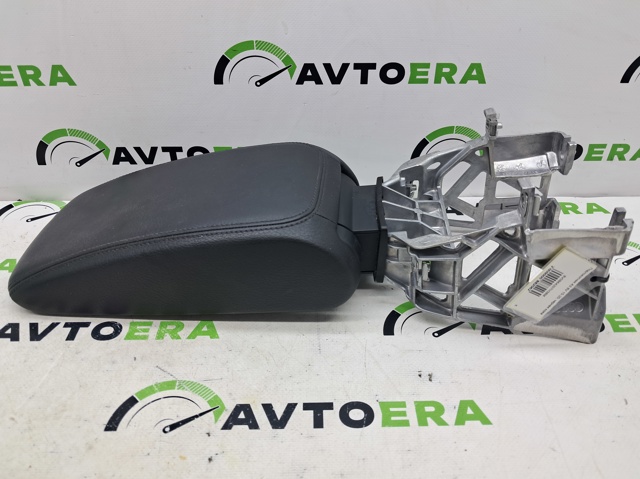 8V0864207H38M VAG Подлокотник центральной консоли купить в Николаев