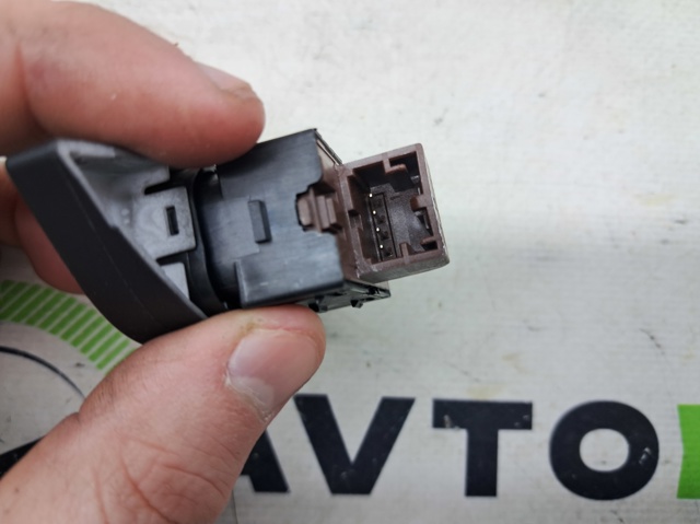 VAG 8V2962108ANV6 Выключатель центрального замка в наличии Украина