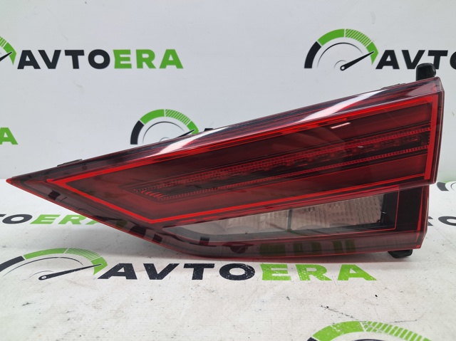 Задняя правая фара 8V5945076B VAG