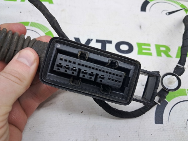 8V5971687A VAG купить в Каменское