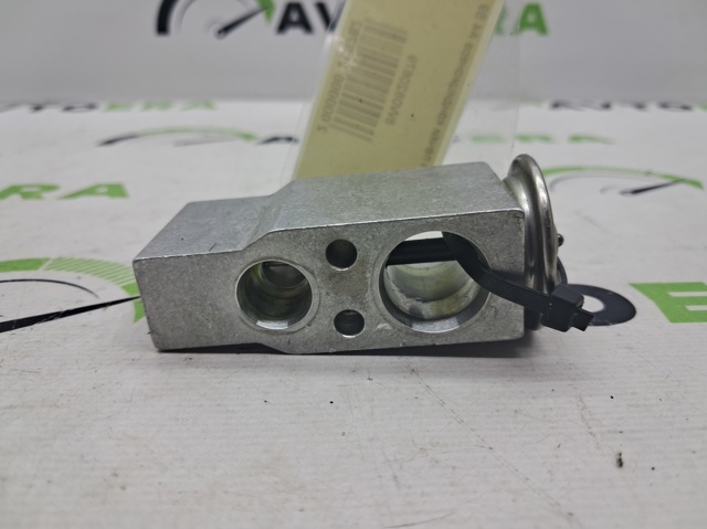 8W0820679 VAG Клапан TRV кондиционера купить в Кривой Рог