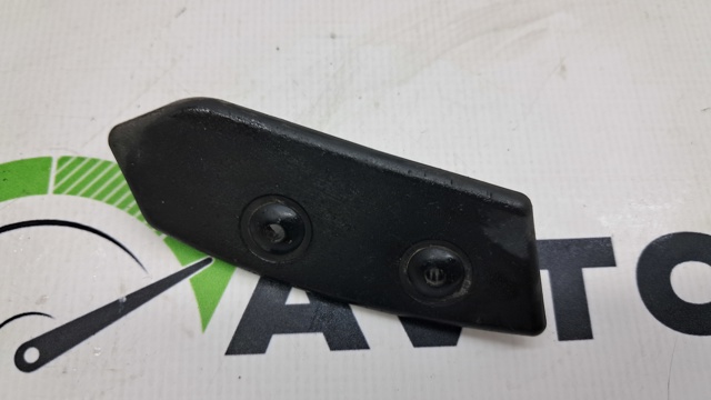 Лючек подкрылка переднего левого 8W0821653 VAG