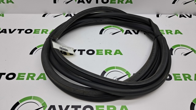 Прокладка двери передней правой 8W0837912A VAG
