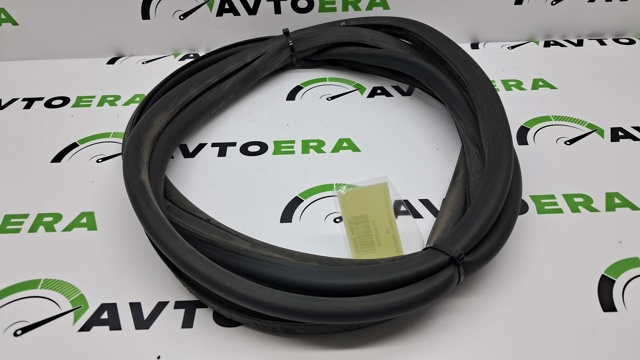 8W0837912A VAG Уплотнитель двери передней правой (на двери) купить в Ирпень