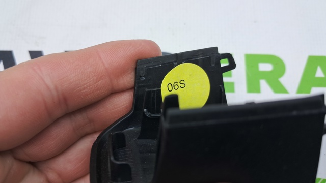 8W08589374PK Накладка (крышка) кронштейна зеркала салона купить Винница