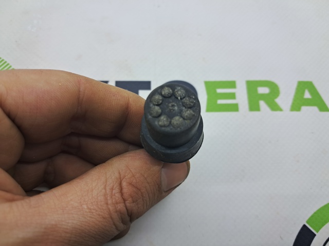 Буфер отбойник ляды 908781BA0B NISSAN