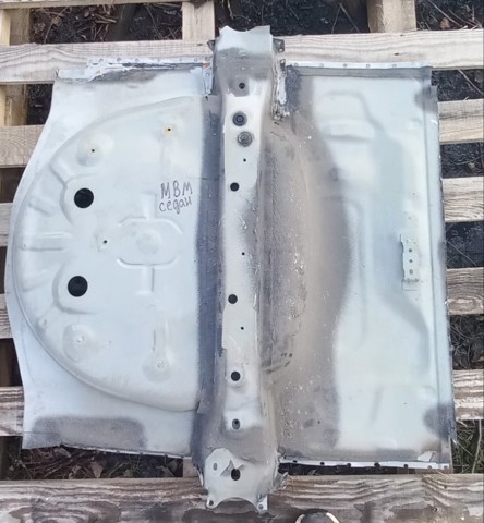 Ниша запасного колеса B4YA53750 MAZDA