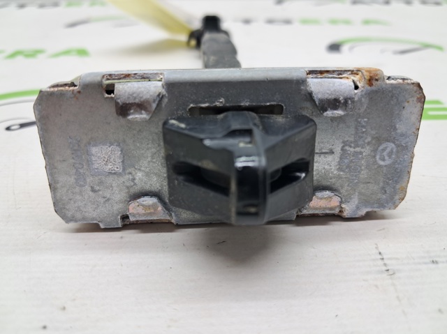 Ограничитель двери, задний BCJH72270B MAZDA