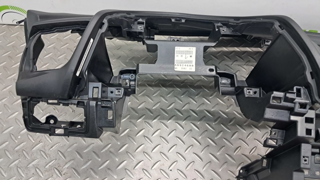 MAZDA BHN16035002 Торпедо в наличии Ирпень