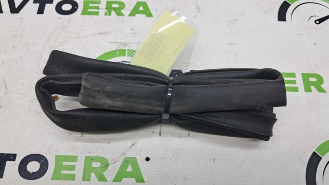 Резинка уплотнительная под капот BHN956750 MAZDA