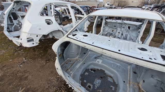 Крыло заднее левое BJY77141X MAZDA