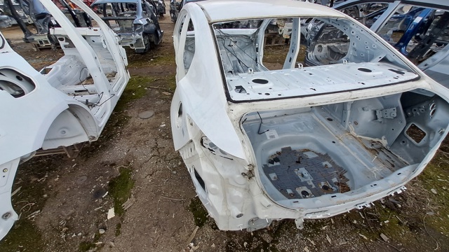 MAZDA BJY77141X Крыло заднее левое в наличии Украина