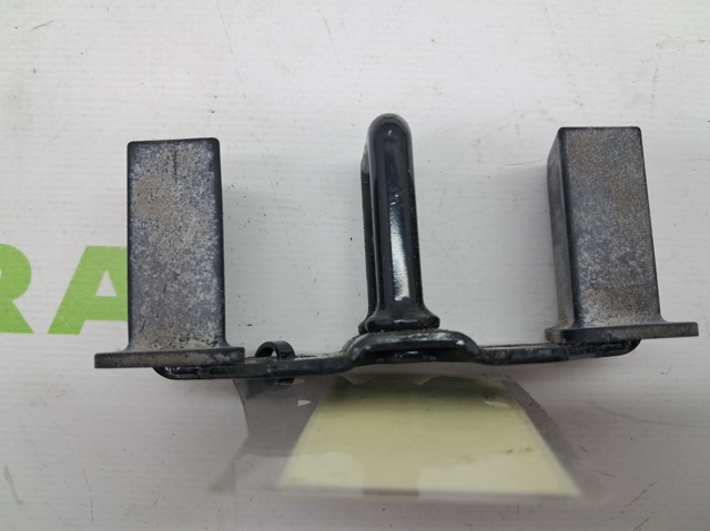 DS7Z54404A42B Петля-зацеп (ответная часть) замка двери задней (багажной 3/5-й) купить Ровно