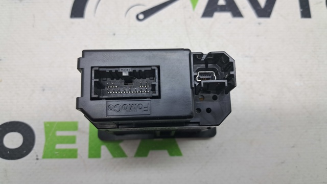 FORD EM2Z10D885FA в наличии Тернополь
