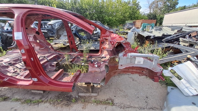 Лонжерон рамы передний правый F2GZ5810008C FORD