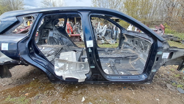 Проем передней правой двери G60225NAMA NISSAN