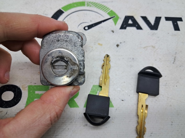Ключ замка зажигания H05641FA0B NISSAN