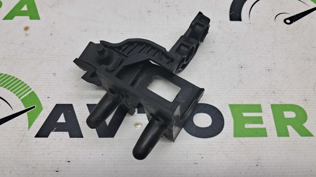 KS7Z16758B Буфер (отбойник) капота купить Ужгород