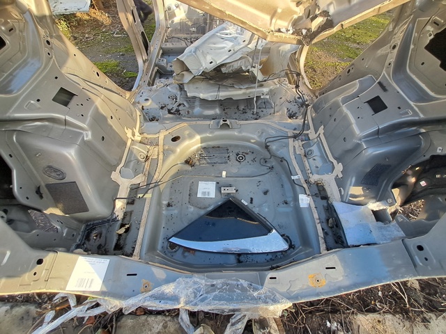 Пол багажника LX6Z7847122A FORD