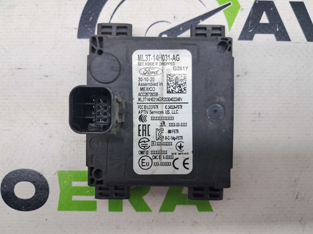 ML3Z14C689A Датчик контроля мертвой зоны задний купить Каменское