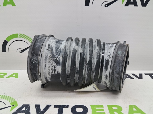 Патрубок воздушный выход воздушного фильтра PAH913221A MAZDA