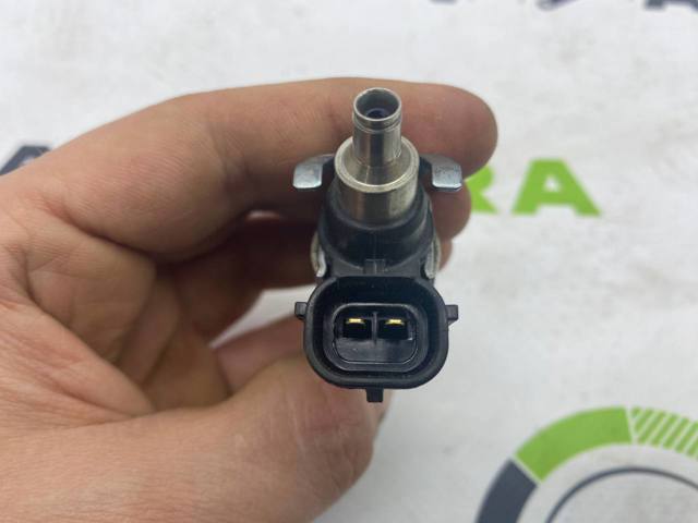 MAZDA PE0113250B Форсунка впрыска топлива в наличии Павлоград