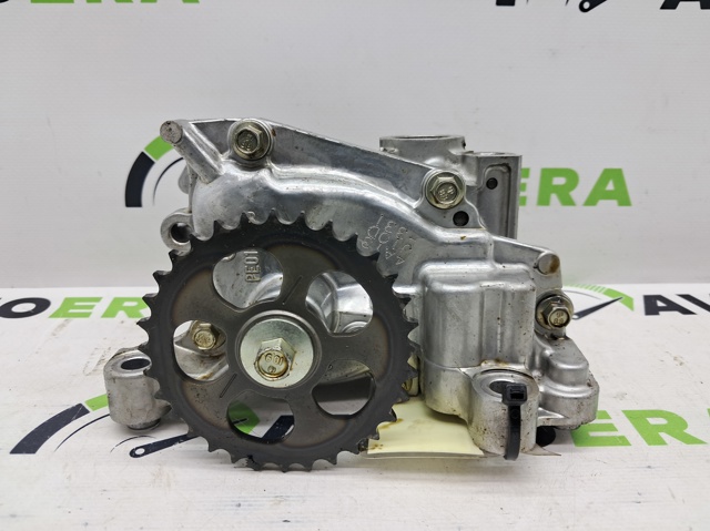 Насос маслозакачивающий PE0114100A MAZDA