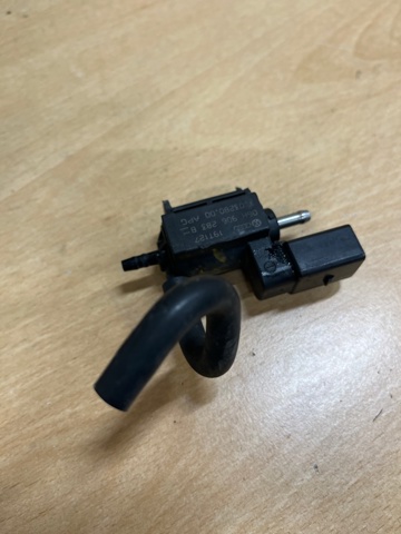 Потенциометр регулировки состава отработавших газов 06H906283B VAG