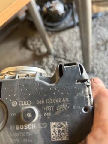 Дроссельная заслонка 06K133062AN VAG