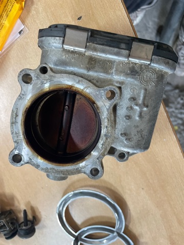 Дроссельная заслонка 06K133062J VAG