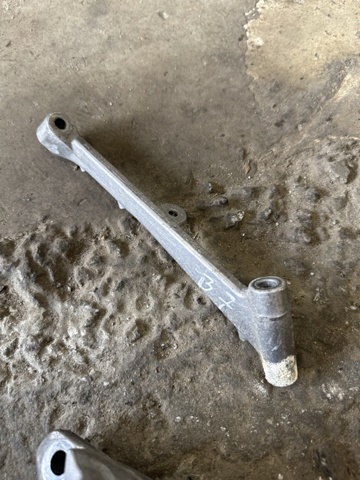 Кронштейн впускного коллектора 06L129723C VAG