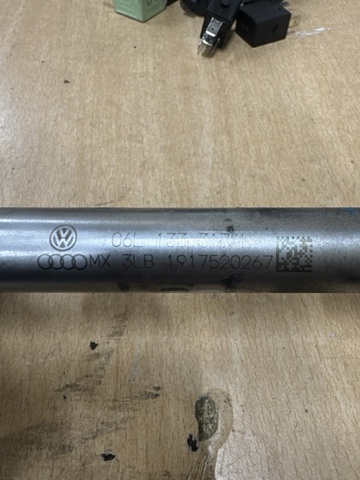 06L133317L VAG Распределитель топлива (рампа) купить в Тернополь