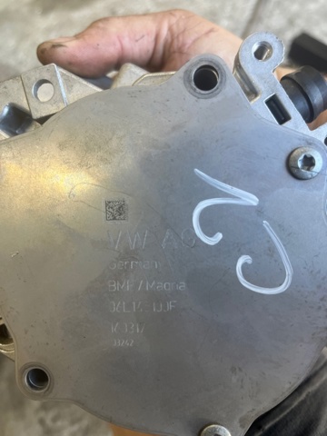06L145100F Насос вакуумный купить Запорожье
